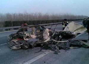 伊滨最新车祸爆料新闻,悲剧瞬间,生命消逝,警方全力调查 第2张 伊滨最新车祸爆料新闻,悲剧瞬间,生命消逝,警方全力调查 第2张